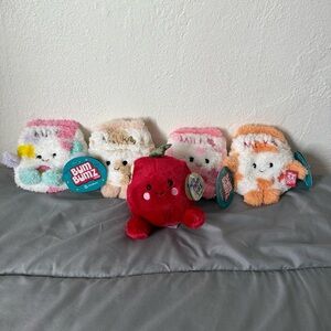 BumBumz MooBumz Milks & Aurora Palm Pals "Crisp Red Apple" plush